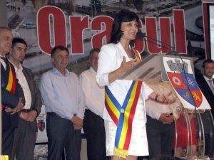 Primăriţa Svetlana Tăbacari a avut o eşarfă tricoloră – Ziarul Argeşul - ediţia online