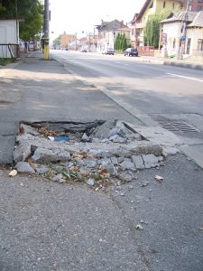 Crater pe bulevardul N. Bălcescu