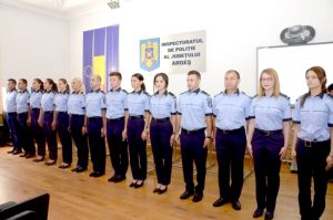 Poliţistă ameninţată cu moartea de un şofer