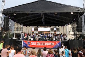 Premierea tinerilor majori – Ziarul Argeşul - ediţia online