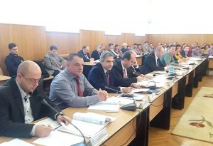 Lefuri împărăteşti la Primăria Piteşti