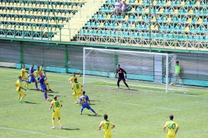 Pandurii din Târgu Jiu le-au dat o lecţie fotbaliştilor din Mioveni