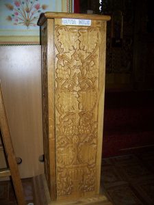 După mega-catedrală şi mega-clopote, acum şi mega-cutie a milei