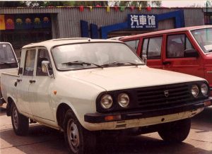 În anii '90, chinezii copiau Daciile camionetă
