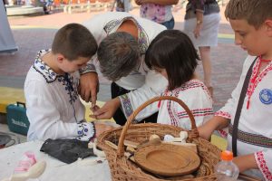 Tabără Internaţională de Meşteşuguri