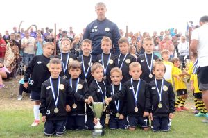 Fotbalul piteştean are viitor - Piticii de la Şcoala 