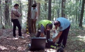 Spânzurat lâgă biserică