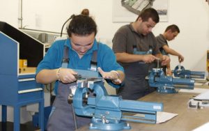 Doar 11 licee din Argeş pregătesc meseriaşi