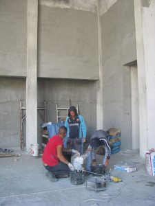 În sfârşit, se lucrează la Grădina de vară!