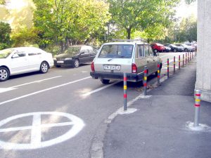 Parcarea din spatele 