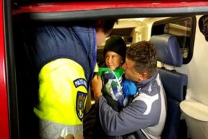 Copil dispărut, găsit de poliţişti în pădure