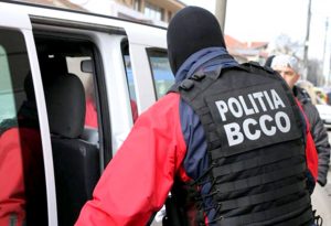 Poliţişti piteşteni au descins la Vâlcea