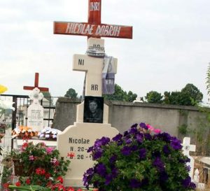 Aici îşi doarme somnul de veci acest Eminescu al fotbalului care a fost Dobrin