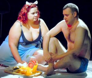 A XXI-a ediţie a Festivalului Internaţional al Teatrului de Studio a început cu „Grasă ca porcu”