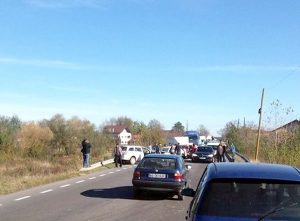 Două femei descarcerate la Cerbu