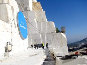 Sosire la cariera Dionysos – Ziarul Argeşul - ediţia online