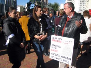 Medicii de familie emigrează, iar chinezii ne... tratează