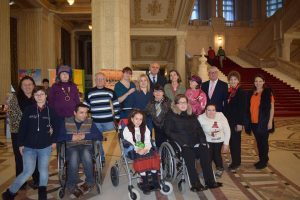 Copii cu dizabilităţi, la Palatul Parlamentului