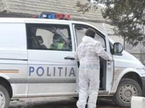 Bărbat găsit mort pe drum