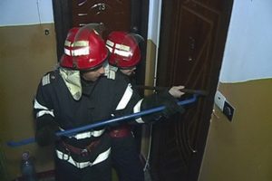 Salvatorii au spart uşa – Ziarul Argeşul - ediţia online