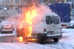 Maşina de la Bascov, distrusă de flăcări – Ziarul Argeşul - ediţia online