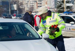 Şoferiţă "amendată" cu flori la Piteşti – Ziarul Argeşul - ediţia online