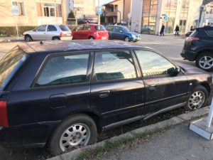 Autovehicul la Parchet