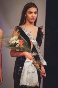 Una dintre premiante – Ziarul Argeşul - ediţia online Una dintre premiante