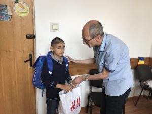 Daruri de la copiii din Italia pentru Doru din Piteşti
