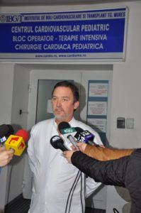 Profesorul Suciu acum doi ani, după ce tocmai "reparase" o inimă – Ziarul Argeşul - ediţia online Profesorul Suciu acum doi ani, după ce tocmai "reparase" o inimă