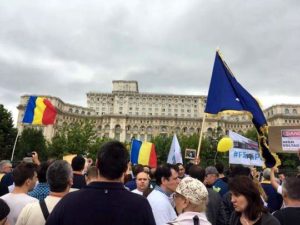 Protestatarii, cel puţin, n-au maltratat nici bunul simţ, nici limba română